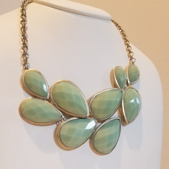 Charming Charlie Mint Green leaf necklace - Picture 5 of 9